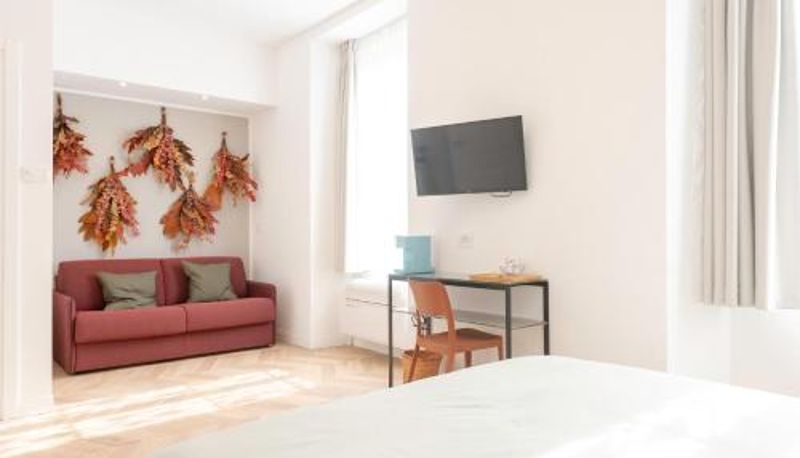 Camera - Victoria Boutique Suites