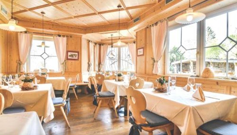 Frühstücksraum innerhalb des Restaurants - Landhotel Latscherhof