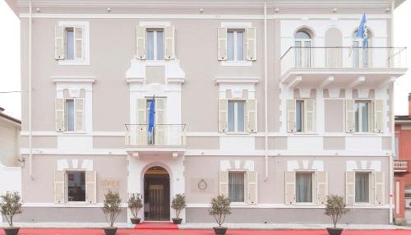 Zewnętrzna część hotelu - Doride Suites Boutique Hotel