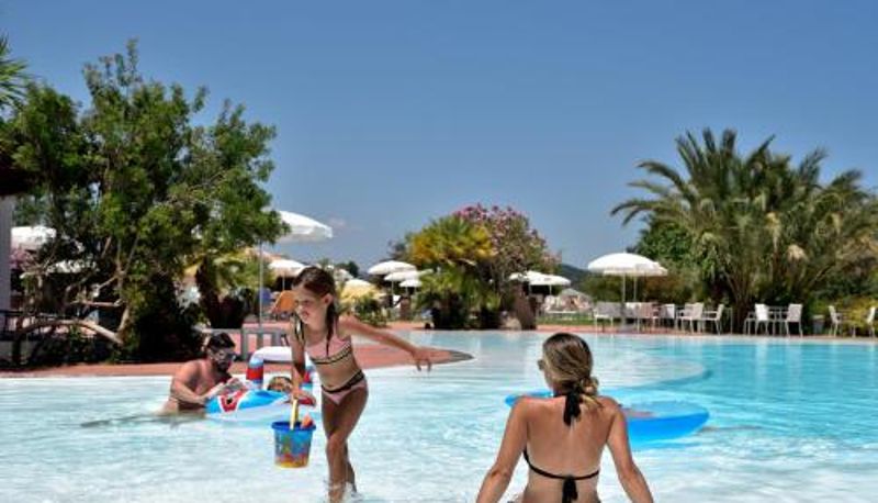 Basen - Perdepera Resort