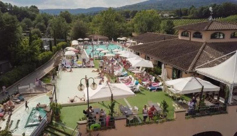 Piscina - Villa Norcenni ApartHotel