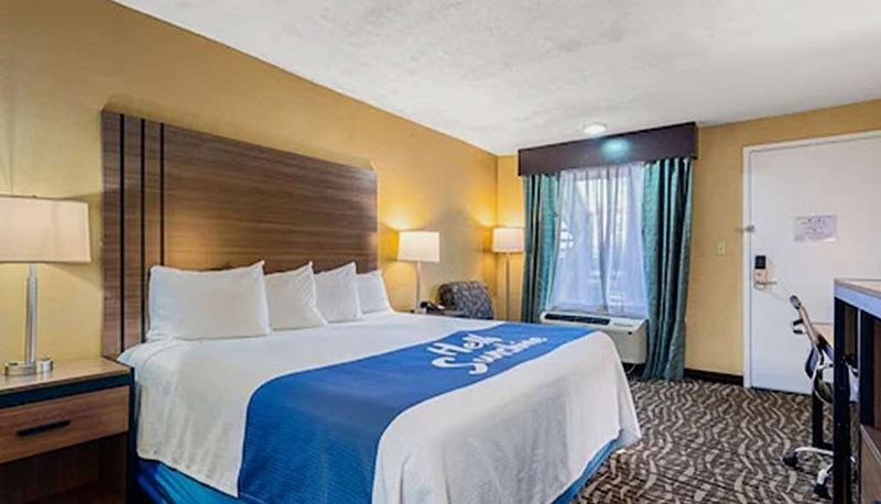 Room - Days Inn by Wyndham Goodlettsville/Nashville