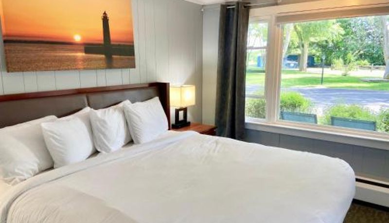Zimmer - Elk Rapids Lakeshore Inn
