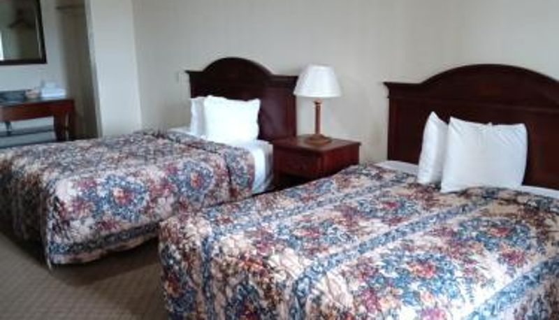Zimmer - HiWay Inn Express