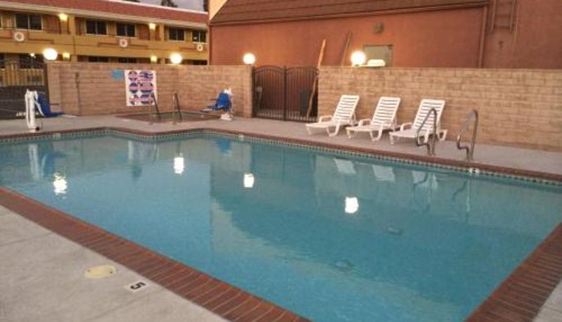 Pool - Americas Best Value Inn - Azusa/Pasadena