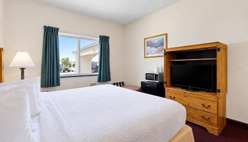 Süit - Fairbridge Inn & Suites Williston Near Airport