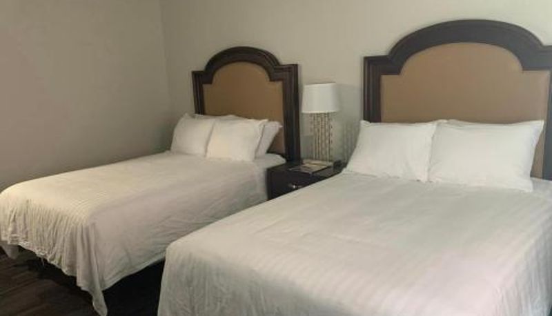 Oda - Elker Inn & Suites