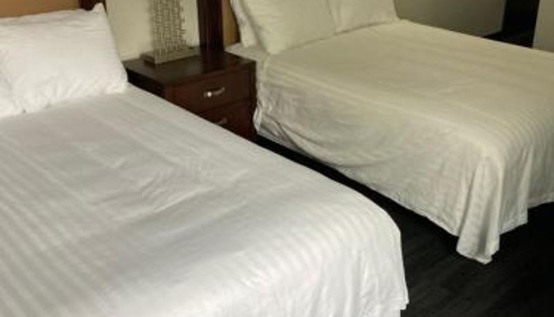 Oda - Elker Inn & Suites