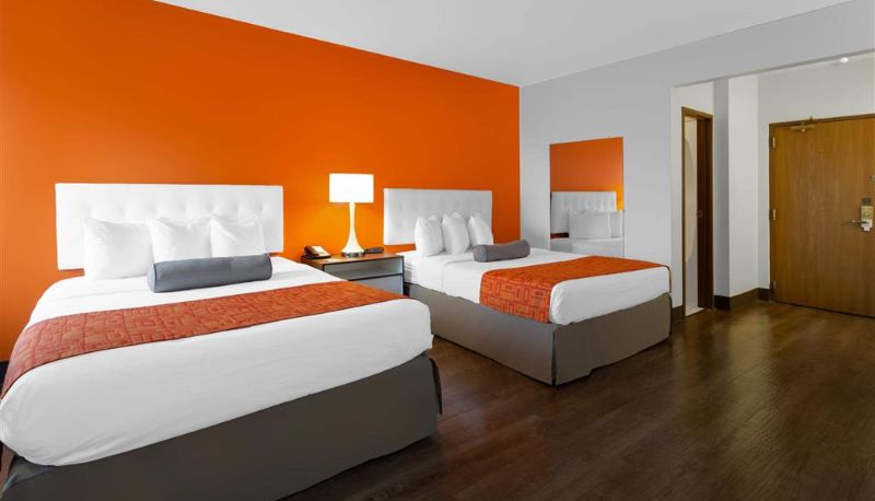 Zimmer - Howard Johnson by Wyndham Waukegan Great Lakes