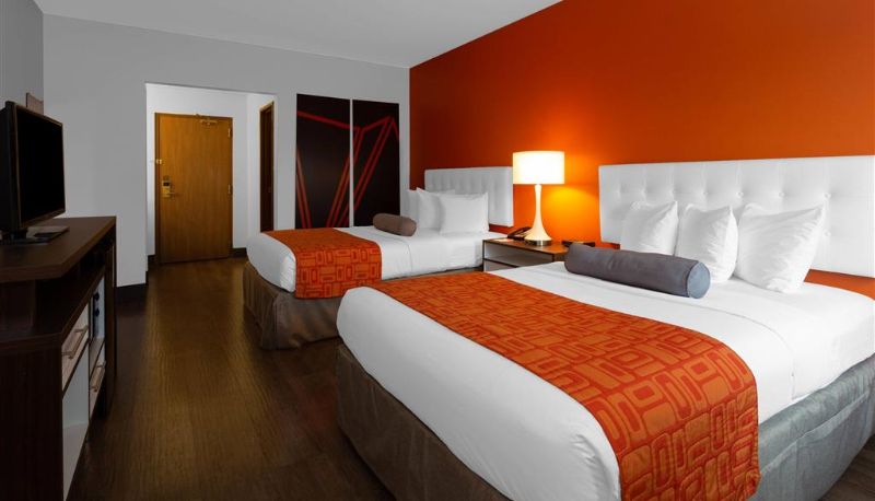 Zimmer - Howard Johnson by Wyndham Waukegan Great Lakes