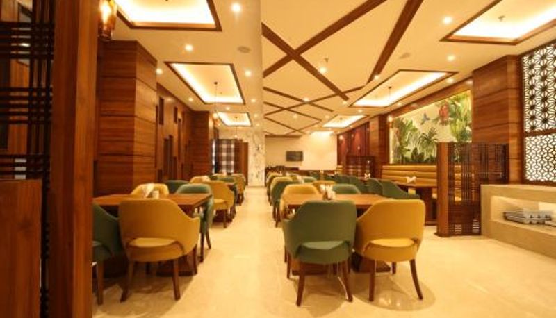 Sala prima colazione all'interno del ristorante - Hotel The Vilana A Unit of JG Developers Rishikesh