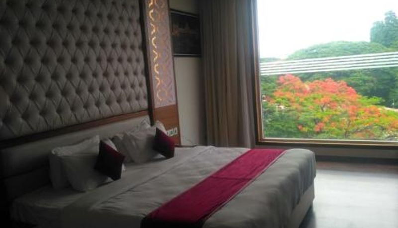 Zimmer - Hotel Preethi International
