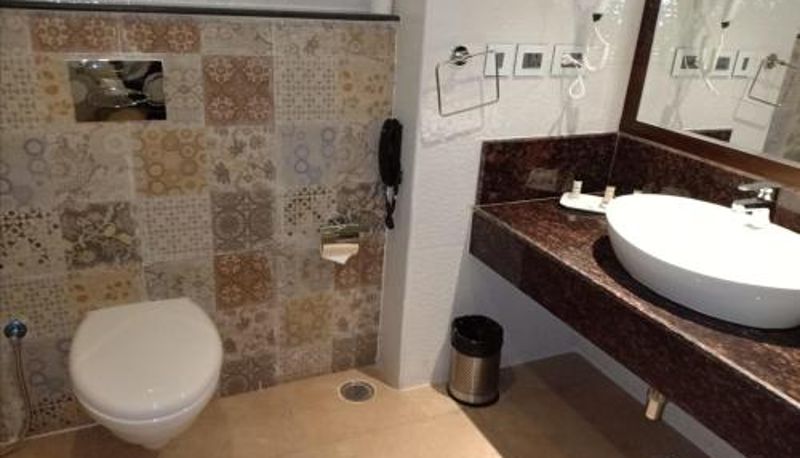Bathroom - Hotel Preethi International