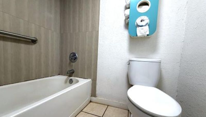 Badezimmer - Trade Wind Motel Jacksonville TX US 69