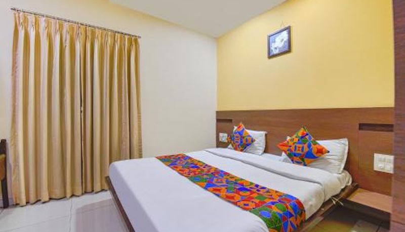 Pokój - FabHotel RB Residency