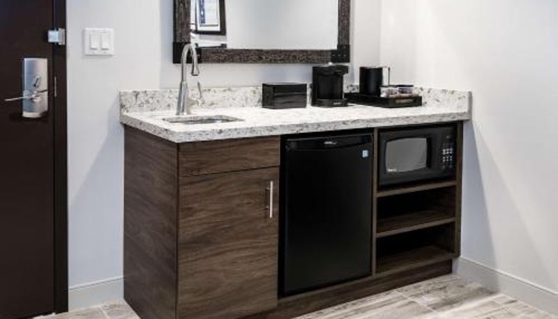 Suite - Embassy Suites By Hilton College Station