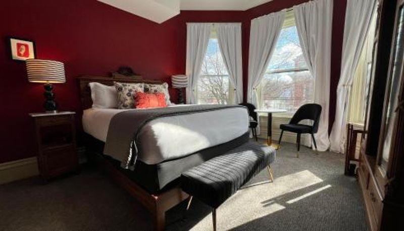 Info - Stone Gables Inn