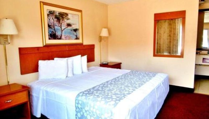 Camera - Americas Best Value Inn Alachua