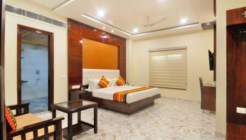 Zimmer - The Grand Uddhav