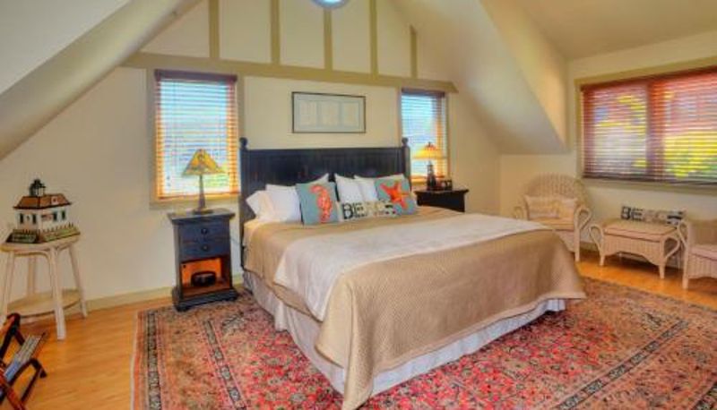 Zimmer - The Eagle Harbor Inn