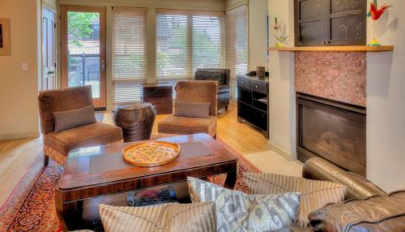 Info - The Eagle Harbor Inn