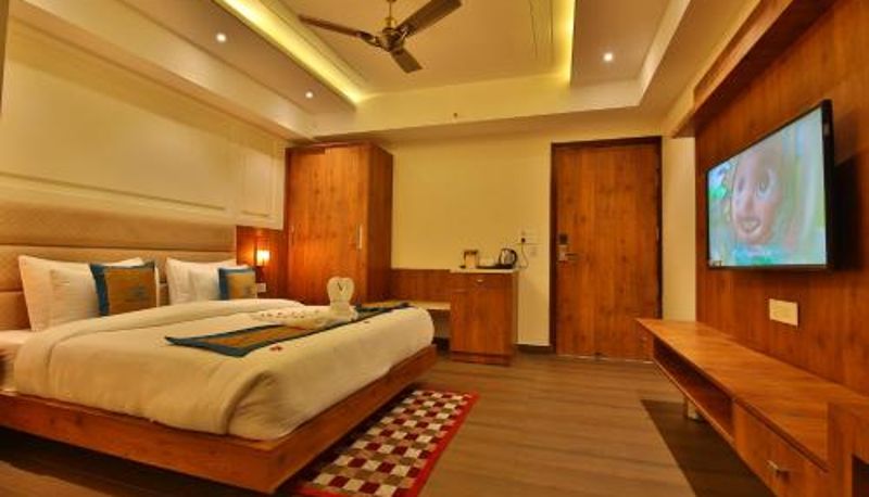 Info - Hotel Holy Vivasa