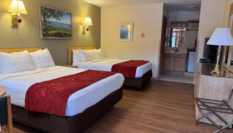 Zimmer - NY Adirondacks Motel 6 Lake George