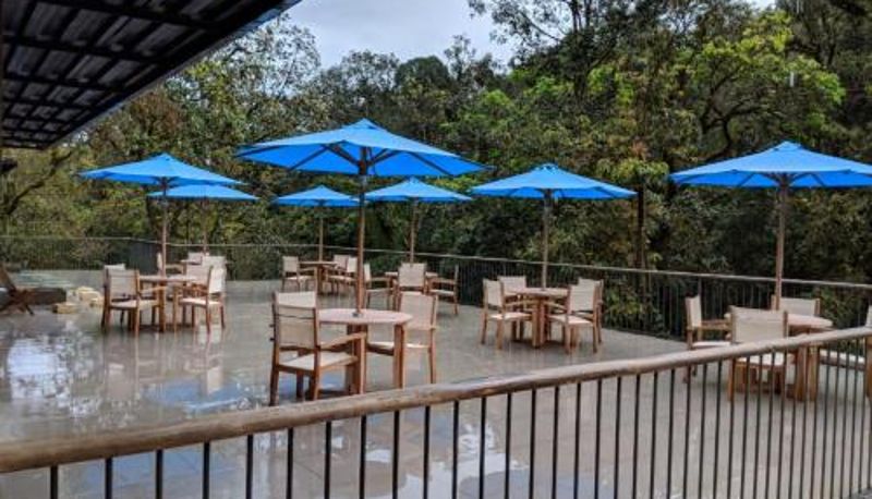 Sala prima colazione all'interno del ristorante - Ayatana Coorg