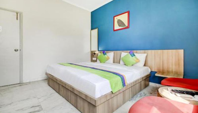 Kamer - Treebo Mall View Dlf Phase 2 near MG metro station