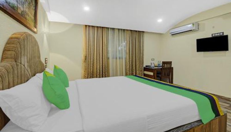 Room - 2 Km From Colva Beach Treebo Majestic Palms