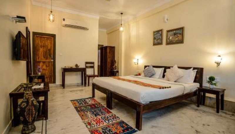 Oda - Tripli Hotels Shiv Villas