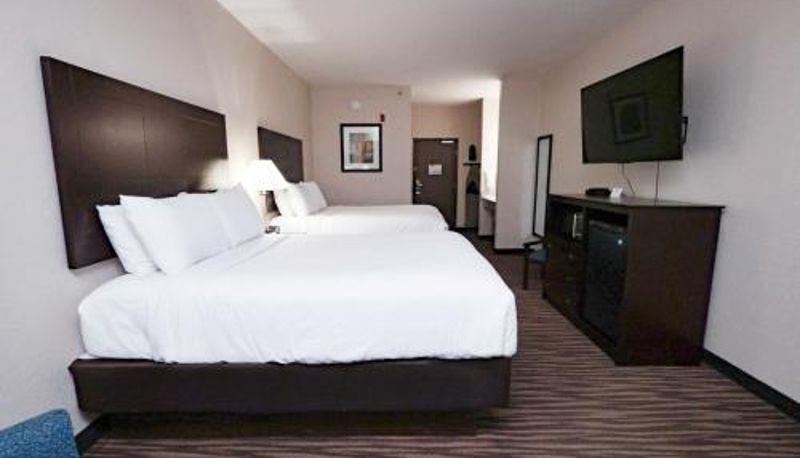 Camera - Cobblestone Inn & Suites Maryville