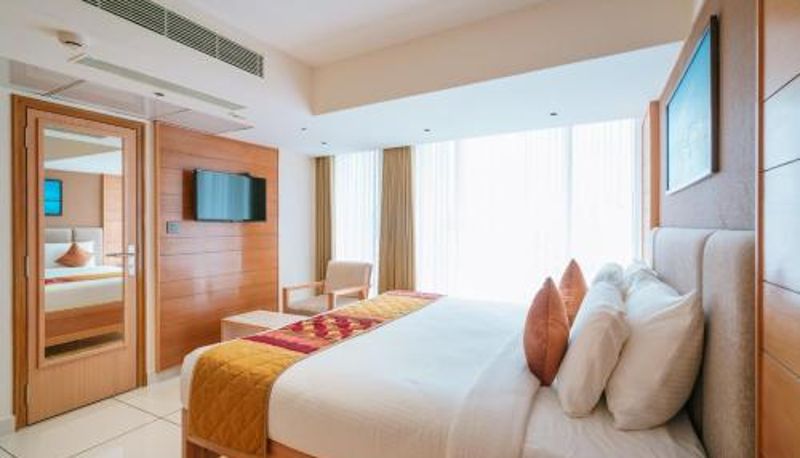 Info - Townbridge Hotels & Suites