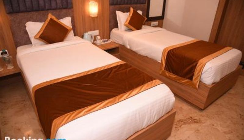 Camera - Hotel Ekta International