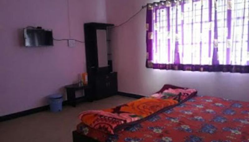 Info - Vamoose Laxmi Hill Resort