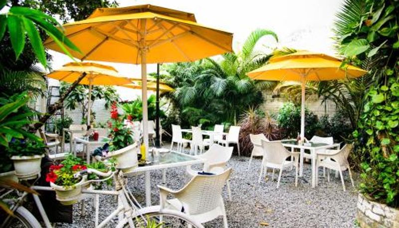Sala de desayunos dentro del restaurante - Stay Banaras - A Boutique Hotel