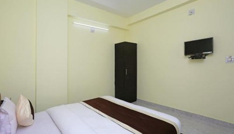 Camera - Hotel O Pradhan Residency