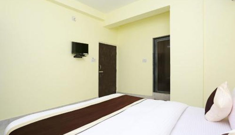 Tripla - Hotel O Pradhan Residency