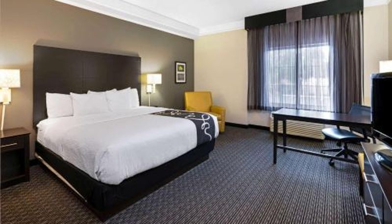 Camera - La Quinta Inn & Suites by Wyndham Mesa Superstition Springs