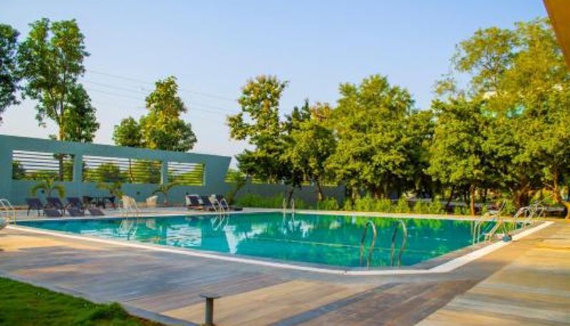 Piscina - The Bhagwati Resort