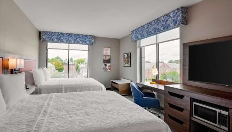 Zimmer - Ma Hampton Inn Salem