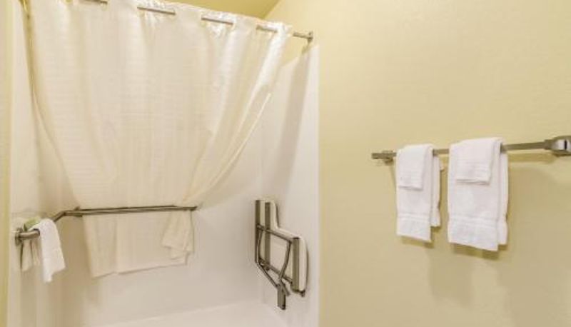 Cuarto de baño - Cobblestone Inn & Suites - Oberlin