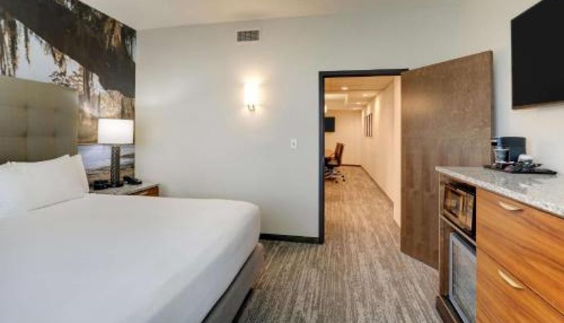 Suite - Drury Plaza Hotel Tallahassee