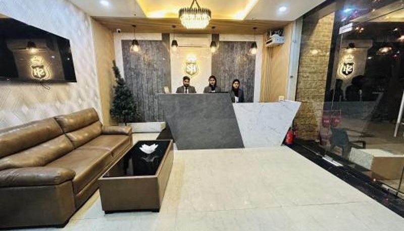 Zimmer - SHREE JEE HOTEL