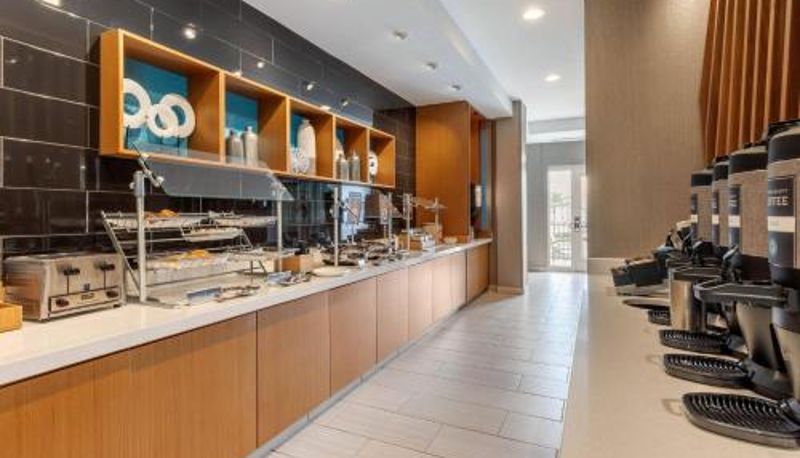 Frühstücksraum innerhalb des Restaurants - SpringHill Suites Charlotte Southwest