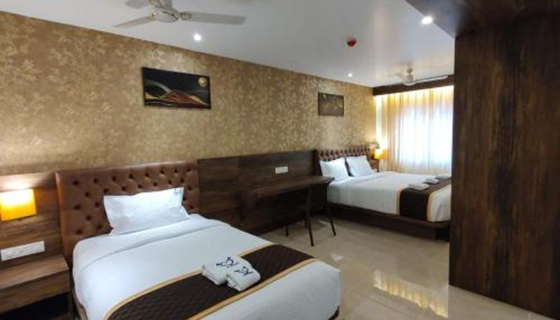 Tripla - HOTEL IDHAYA