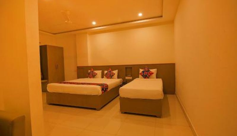 Family room - FabHotel Champion Gateway - Yelahanka