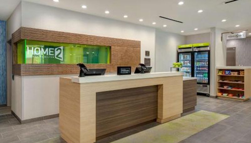 Rezeption - Home2 Suites by Hilton Burleson