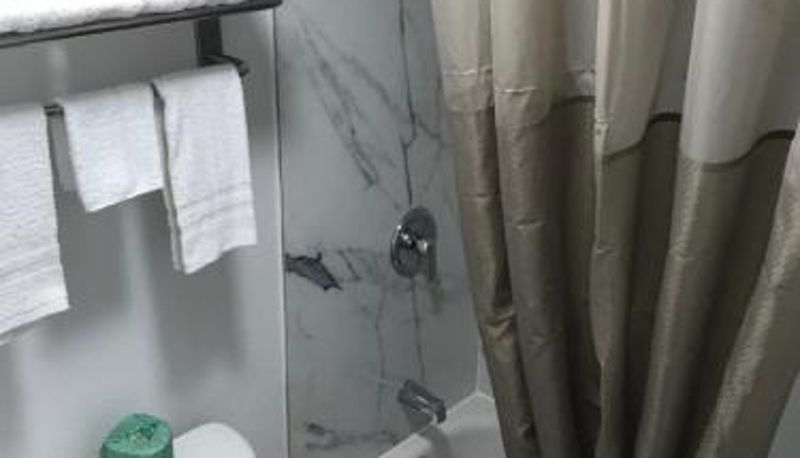 Badezimmer - AR l-40 Motel 6-Alma