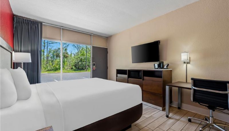 Zimmer - Econo Lodge Jennings